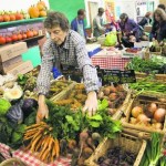 Sue Bennett, of Sandy Lane Farm, Tiddington, prepares veg for sale