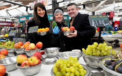 MPs help out Leicester market traders